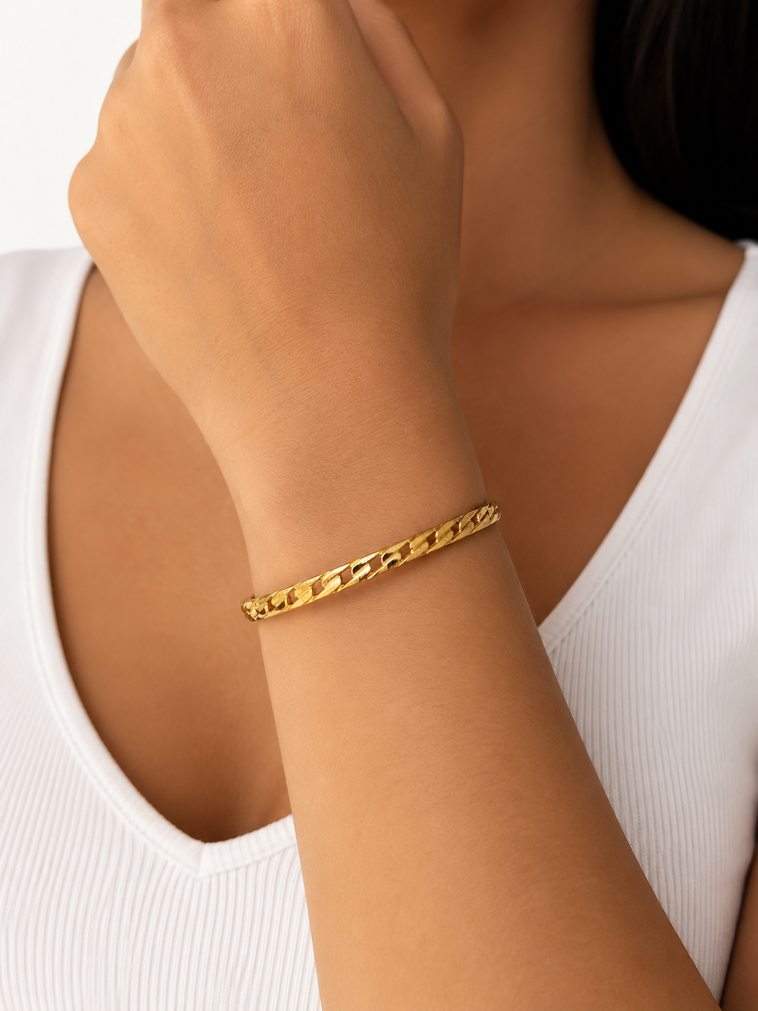 Pulsera/Brazalete Rígido Dorado con Diseño de Eslabones, Acero Inoxidable
