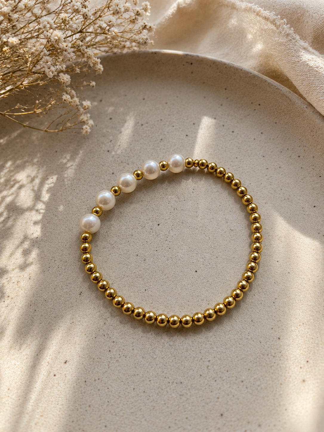 Pulsera Dorada con Perlas para Mujer, Acero Inoxidable